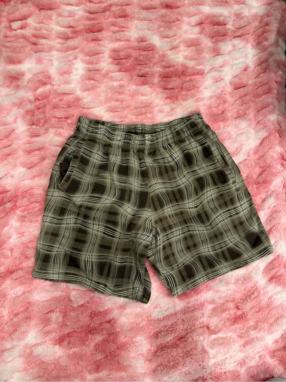 Men's Plaid Elastic-Waist Shorts in Olive Green
